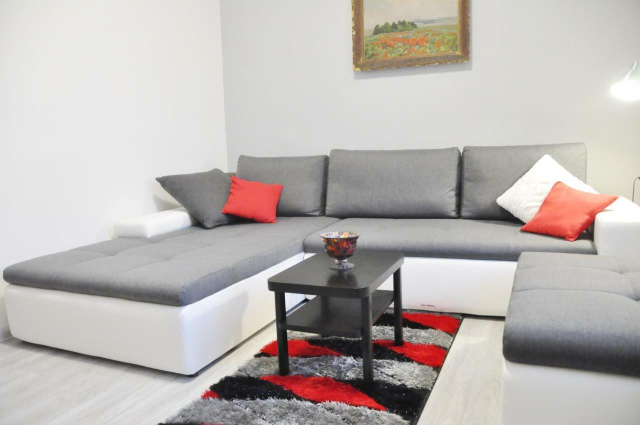 Modern & Historic Apartment 브라티슬라바 외부 사진