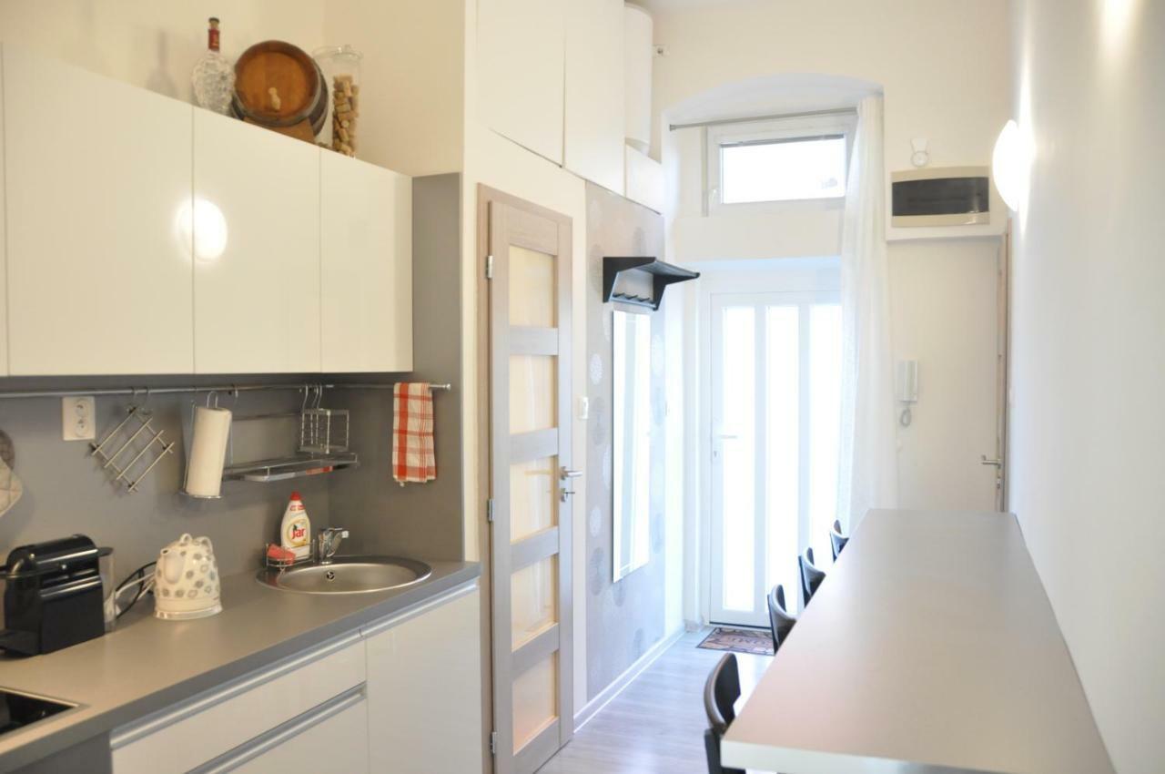 Modern & Historic Apartment 브라티슬라바 외부 사진